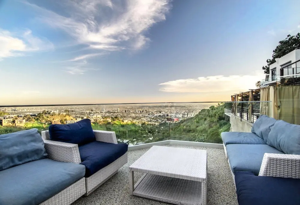 Sunset Plaza Modern