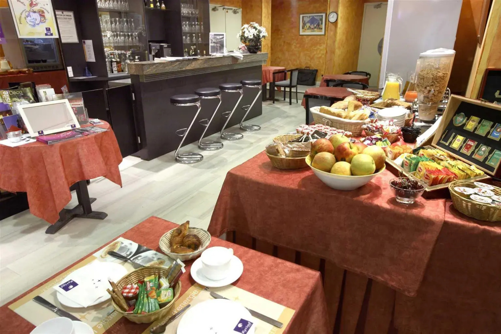 Hotel photo 12