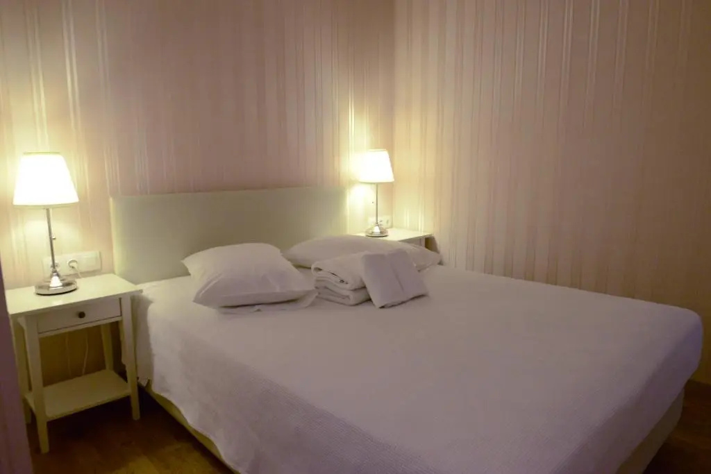 Budget (no Window) Double Basement room (full double bed)