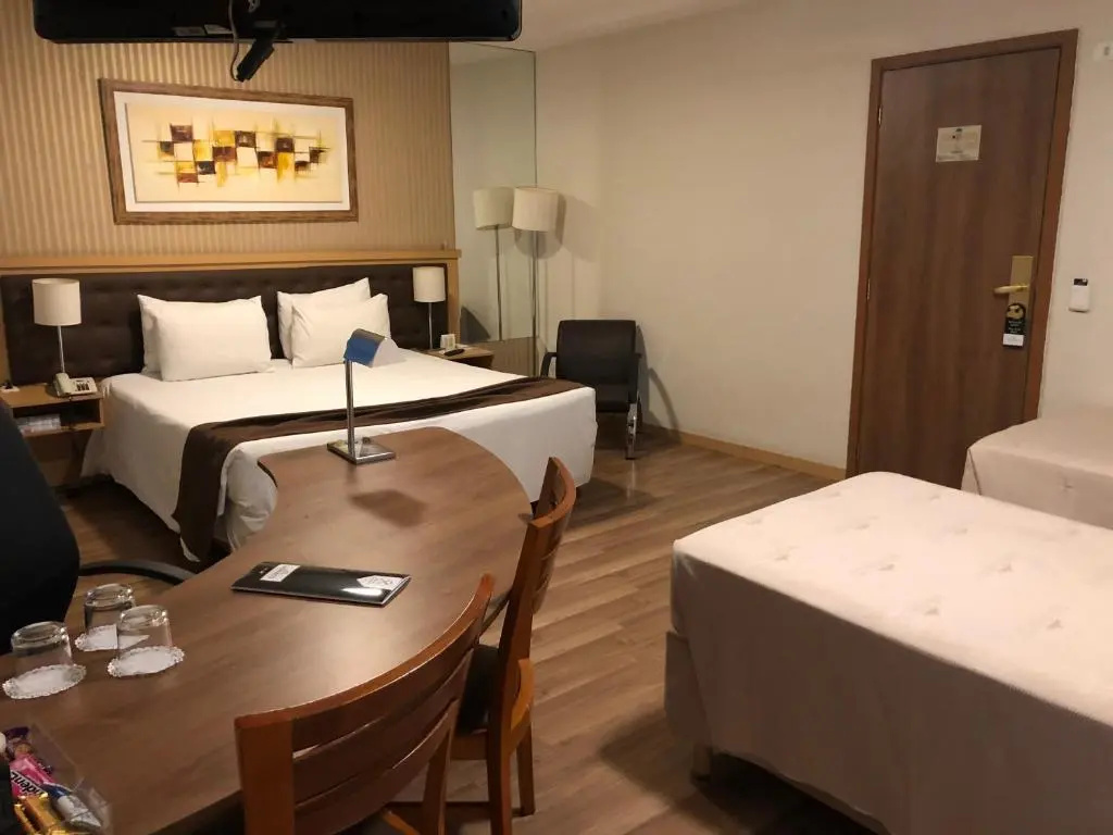 Summit Hotel Monaco - Chambres
