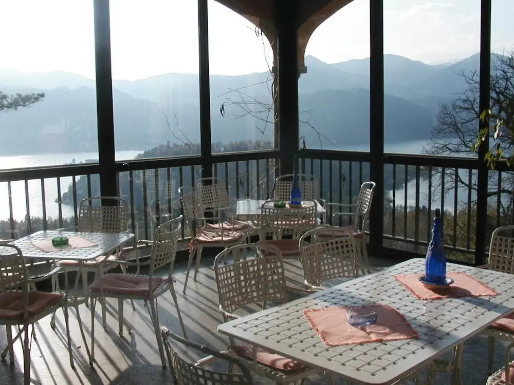 Balcony & Terrace