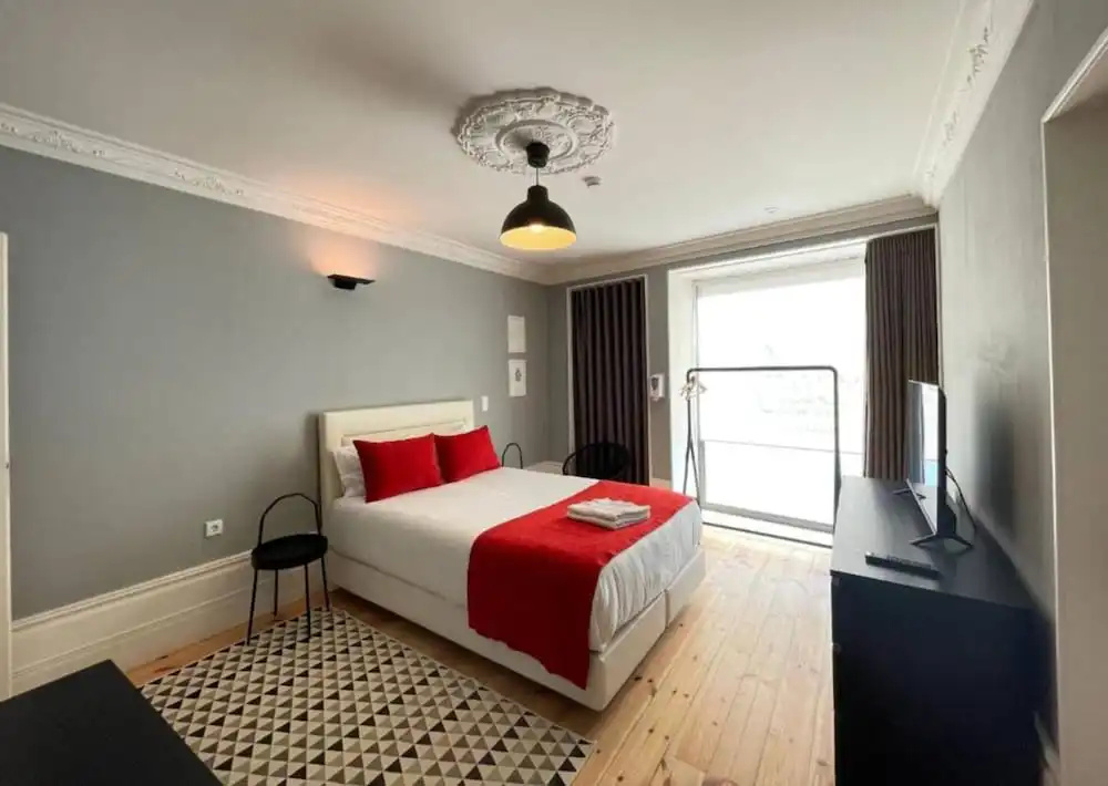 MyStay Porto Bolhão - Pool & Garden — 5