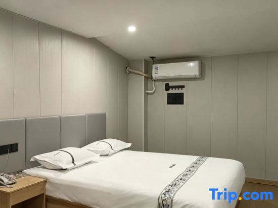 Economy Double room (full double bed)