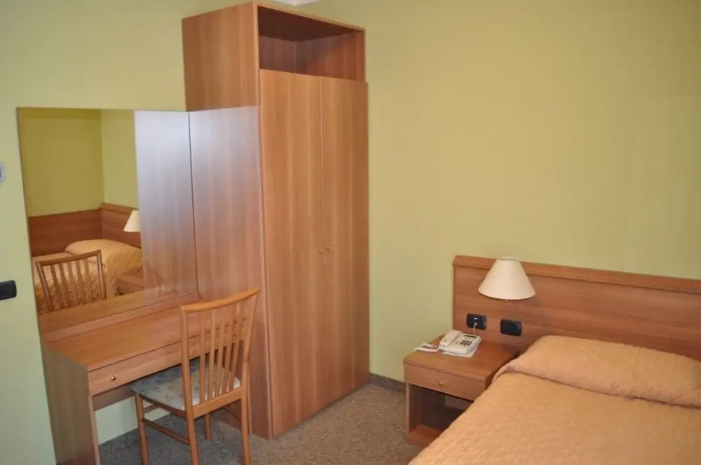 Economy room