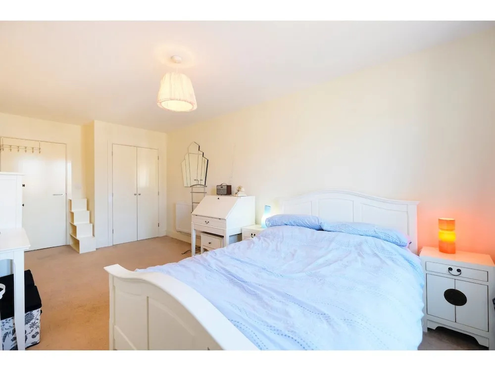 Cosy, Modern 1BR Kilburn Flat for 4