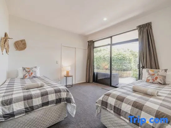 A Million City Views - Sleeps 10