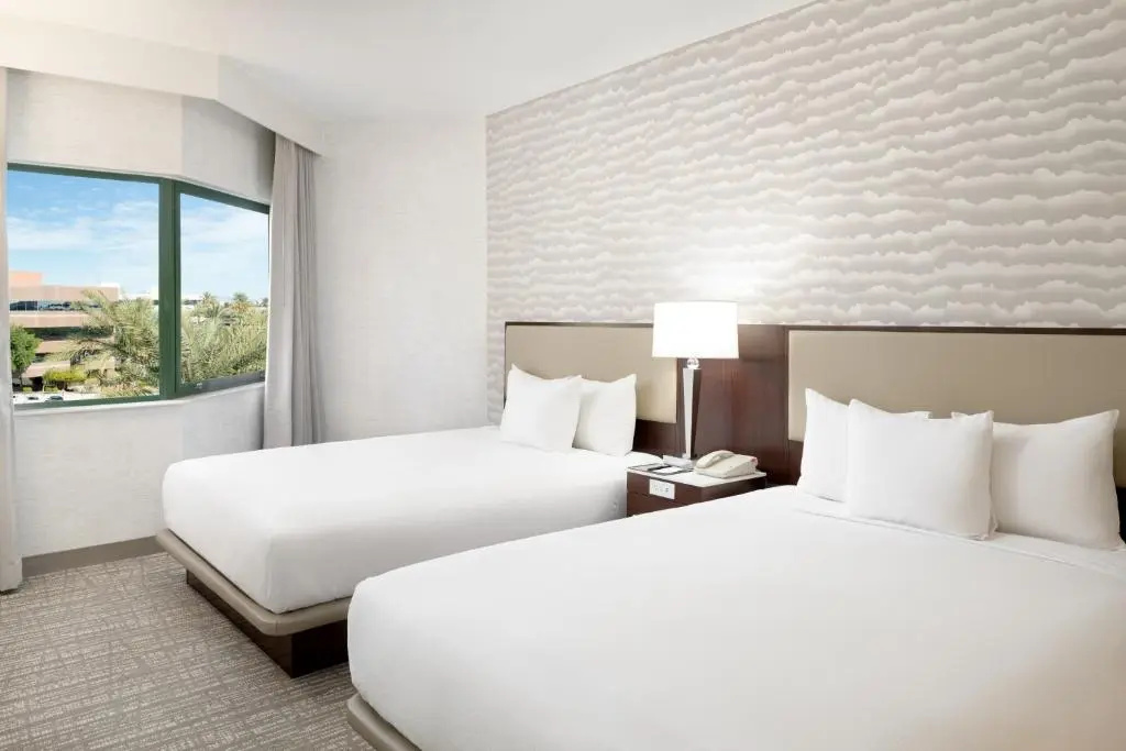 DoubleTree Suites by Hilton Phoenix Room Type - KING 1 BDRM SUITE HR ACC