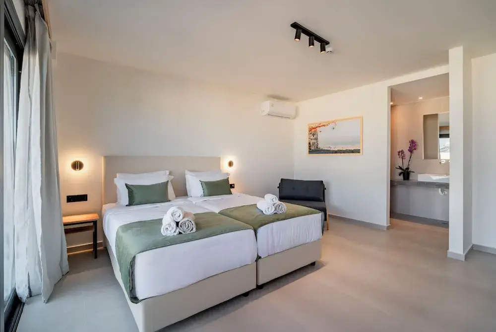Premium Double room (full double bed)