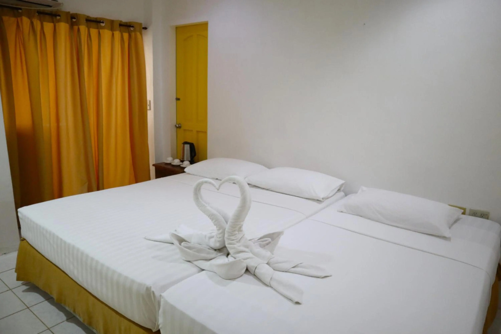 Island Inn Boracay — 4