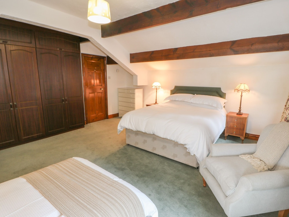 Ryecroft Barn — 4