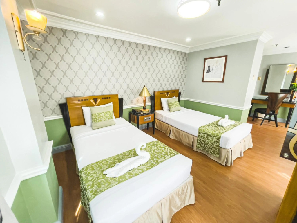 Miramar Hotel — 4