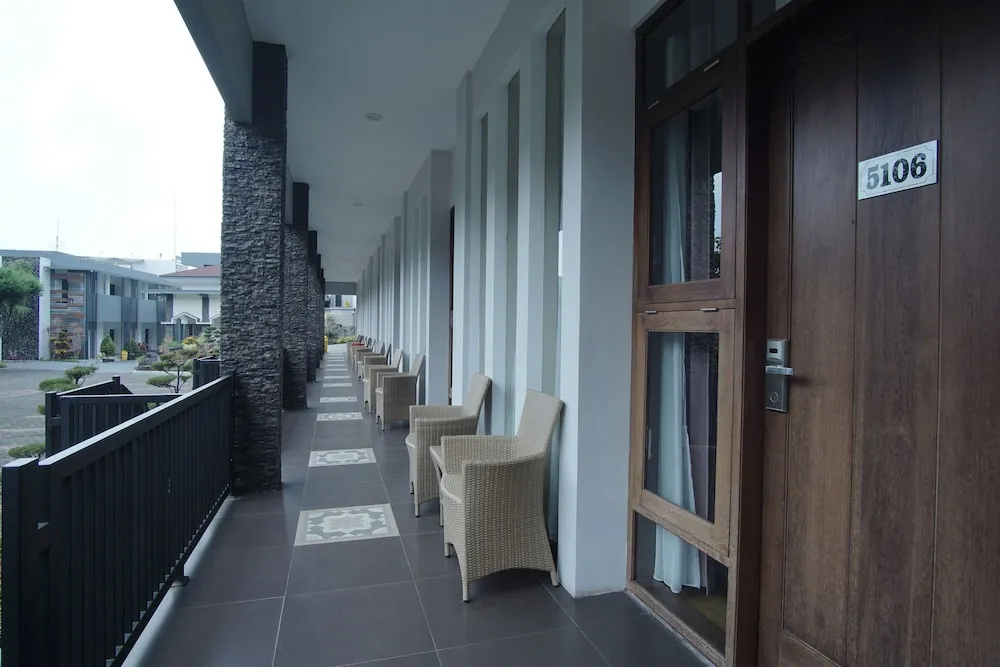 Executive Double room (full double bed)