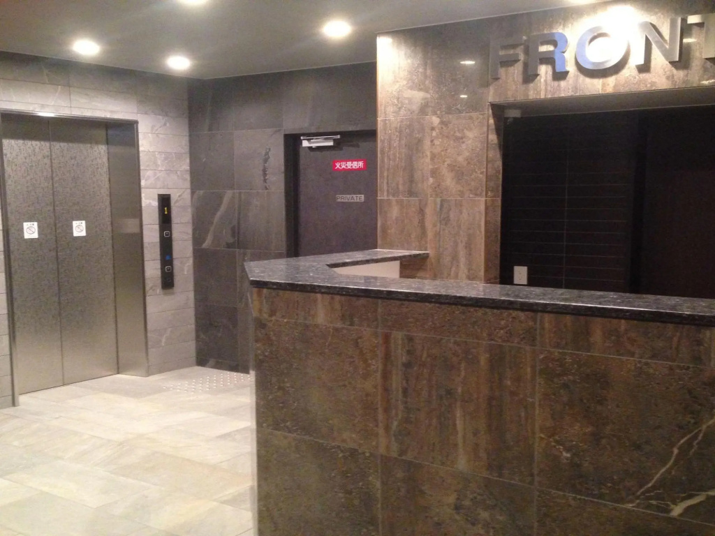 Lobby & Reception