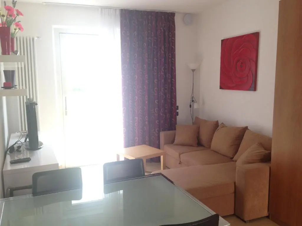 2 Bedrooms Apartment