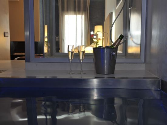 Apartaments Gaudint Barcelona Suites - 7