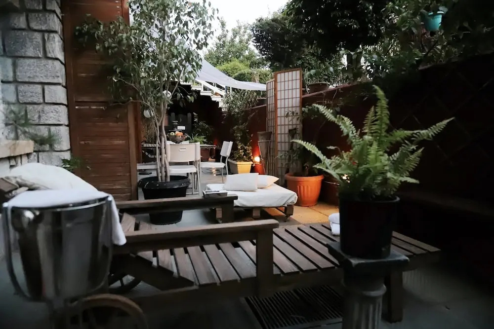 Balcony & Terrace