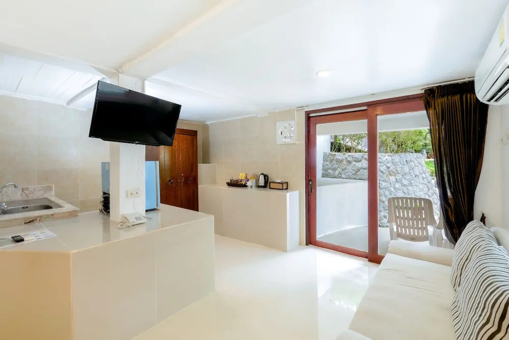 Двухместный номер Superior с красивым видом из окна двуспальная кровать в Club Bamboo Boutique Patong Beach Resort