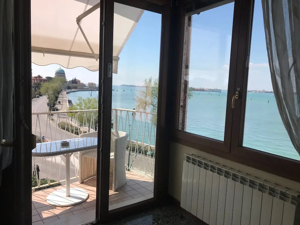 Balcony & Terrace