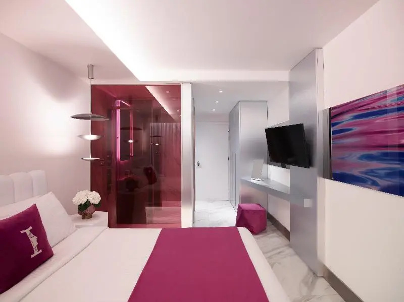 Deluxe Double room with land view (full double bed)