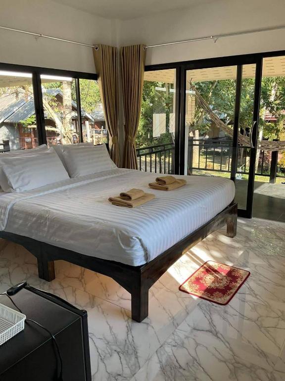 Двухместный номер Standard с балконом двуспальная кровать в Family Huts