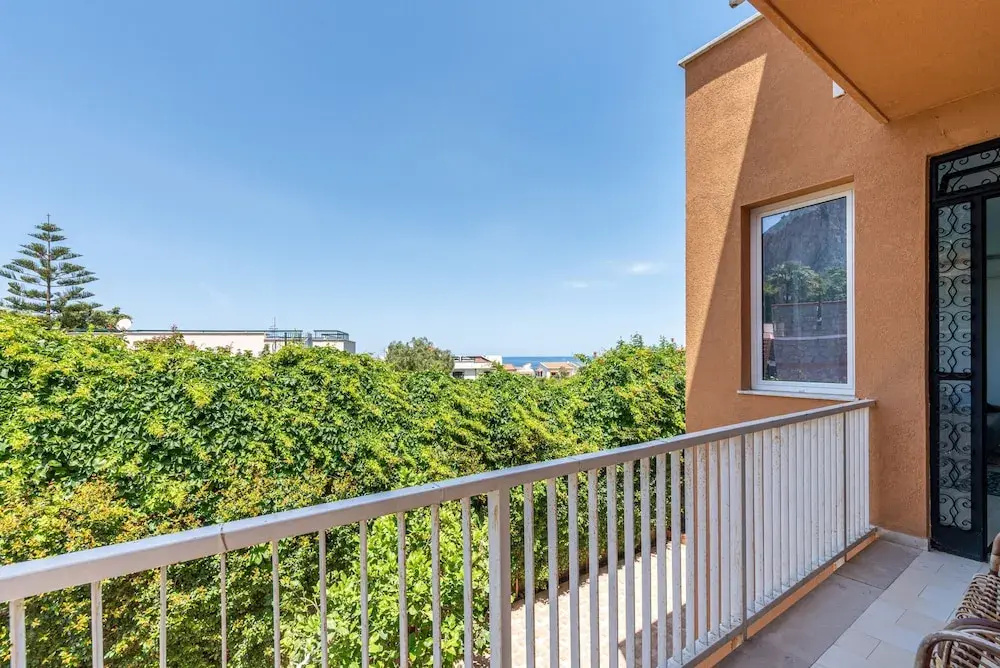 Addaura Seaview Apartment by Wonderful Italy