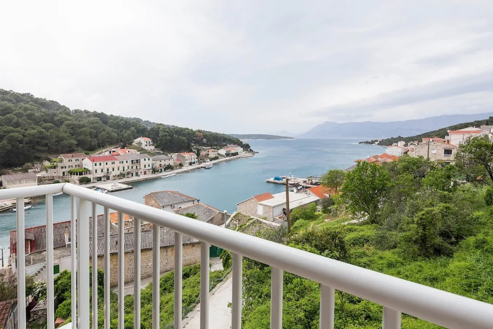 Apartments Marija Brac