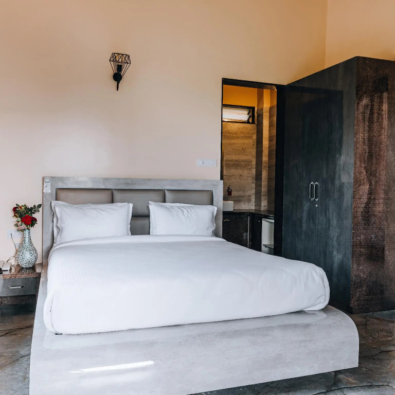 Deluxe room with balcony