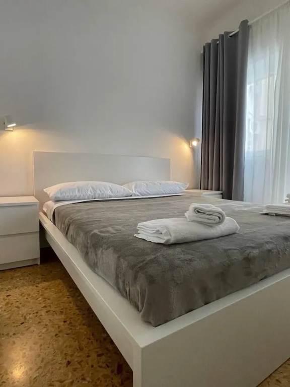 Classic Double room (full double bed)