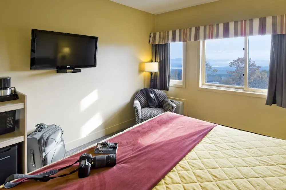 Double Suite (full double bed)