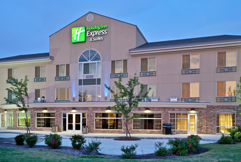 Holiday Inn Express & Suites Nampa - Idaho Center by IHG