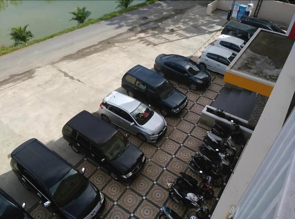 New d'Dhave Hotel - фото 17