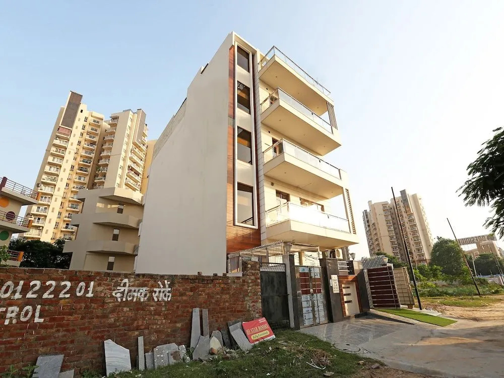 OYO 22094 Hi Star Rooms
