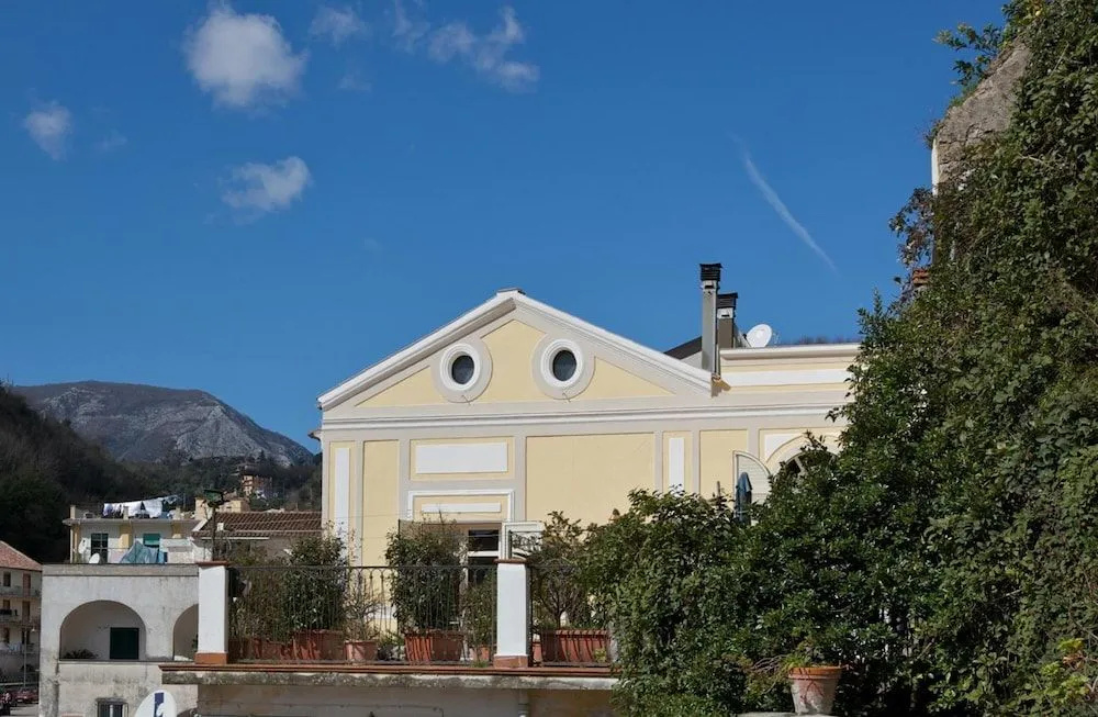 La Casa Di DonnAmelia