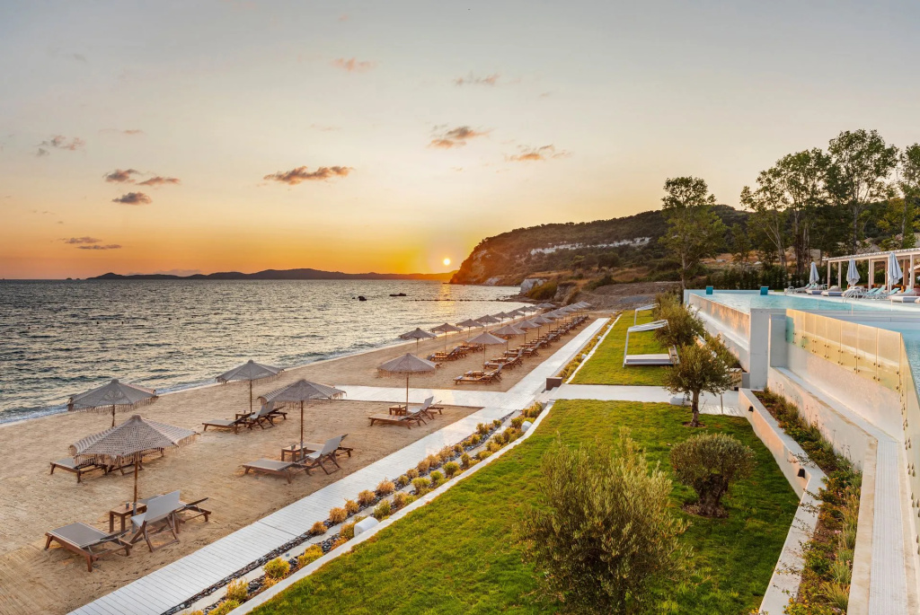 Beach & Waterfront