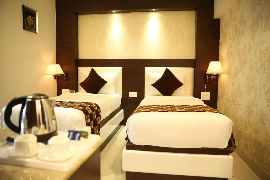Deluxe Double room (full double bed)