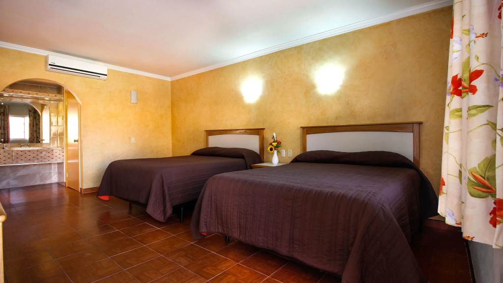 Hotel & Suites Marrod — фото 2