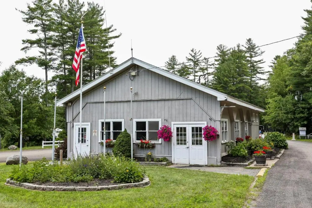 Tuxbury Pond Camping Resort Tiny House Henry