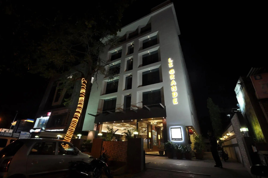 Le Grande Residency
