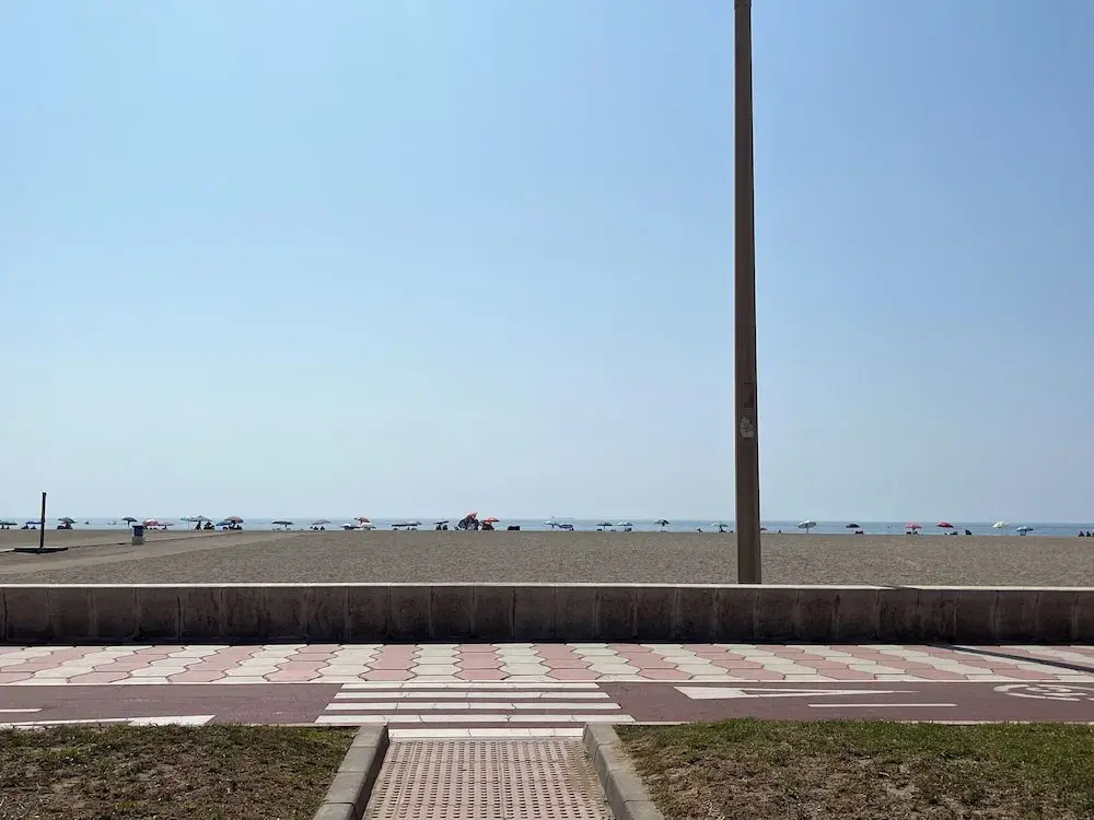 Lovely 2 Bedroom Apartment Near the Beach