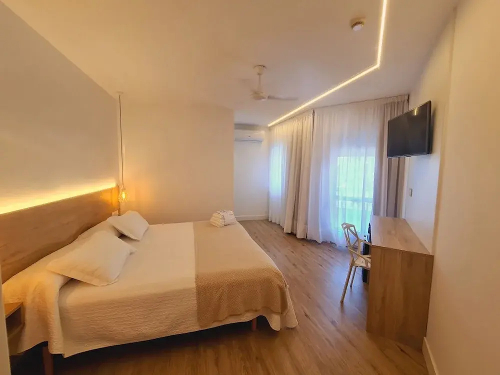 Standard Double room with balcony and with mountain view (full double bed)
