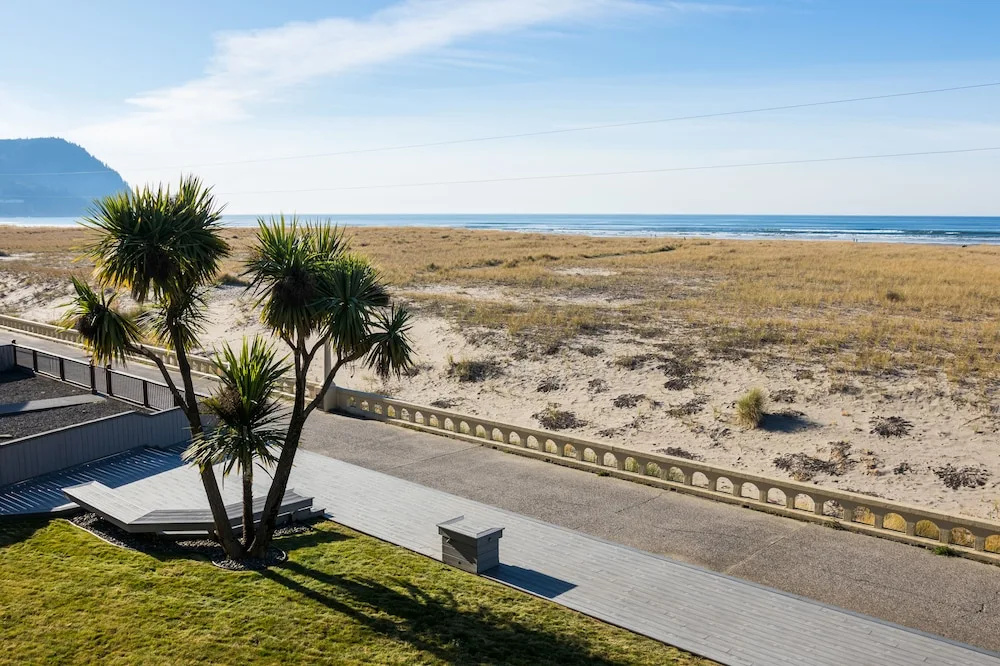 Beach & Waterfront