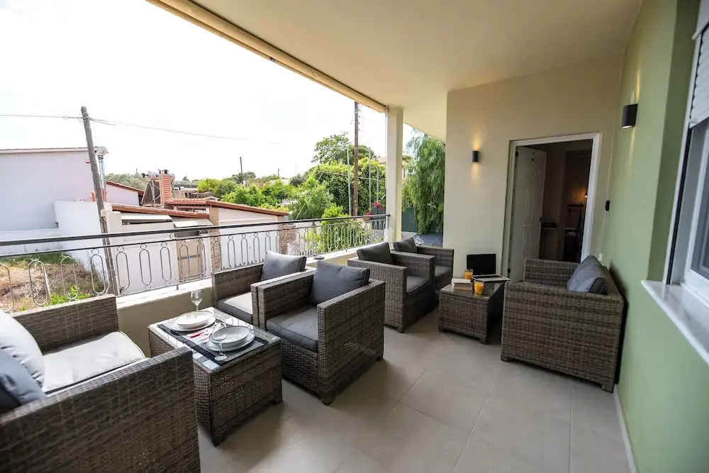 Demi's Apartments Near Athens Airport