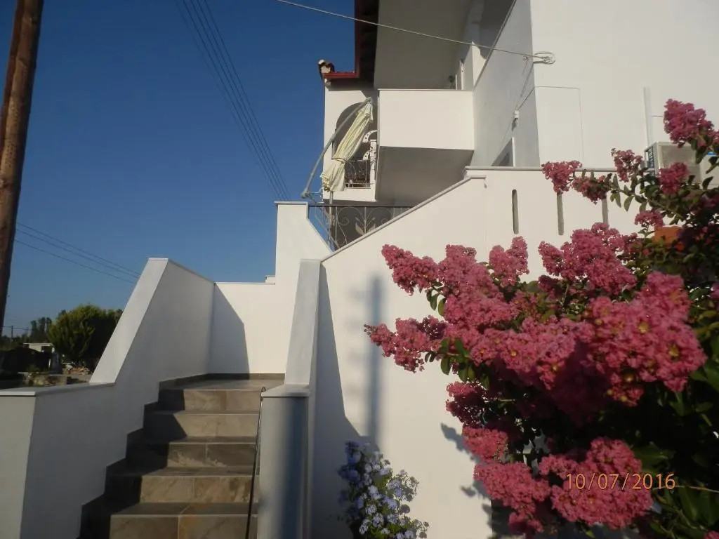 Zephyros Family Apartments 2