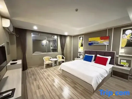Deluxe Double room (full double bed)