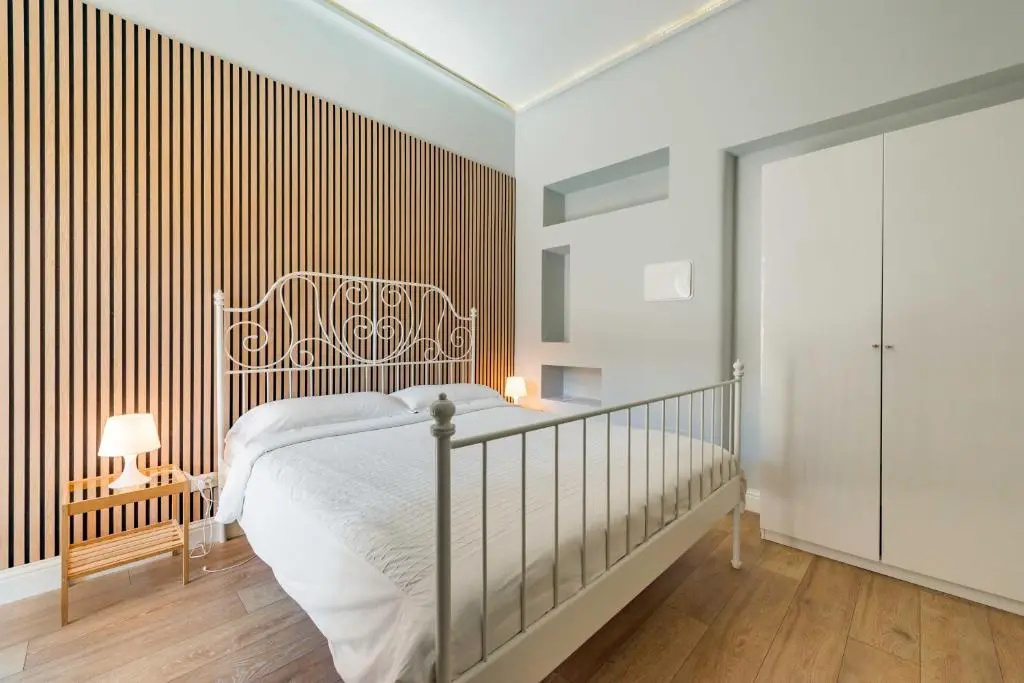 Deluxe Double room (full double bed)
