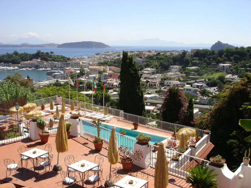 Beach & Waterfront