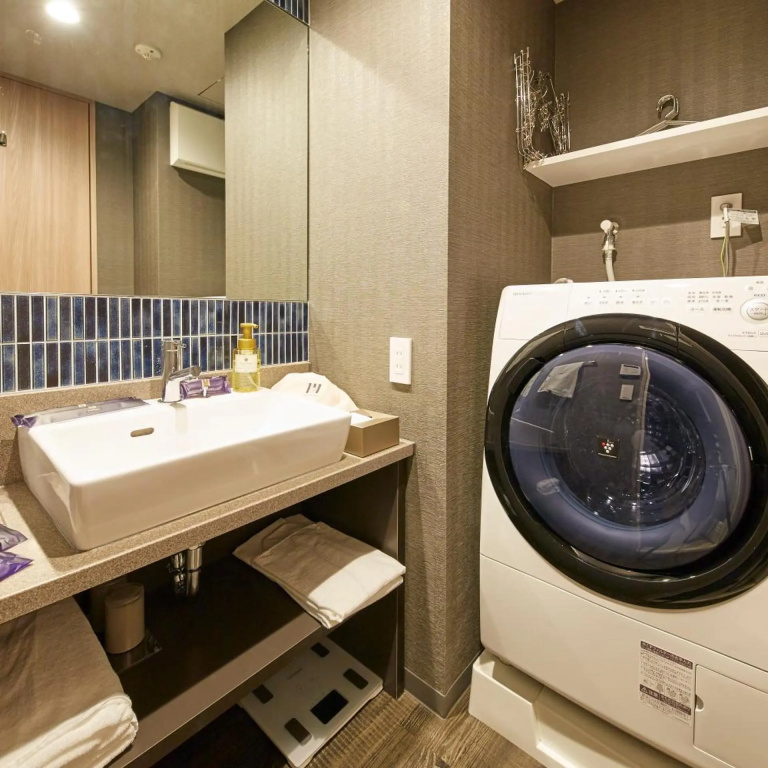 Отель MONday Apart Premium Akihabara Asakusabashi Sta. в Токио