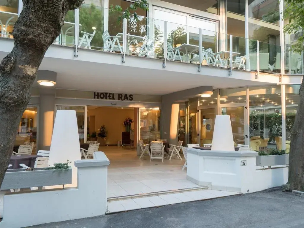 Hotel Ras