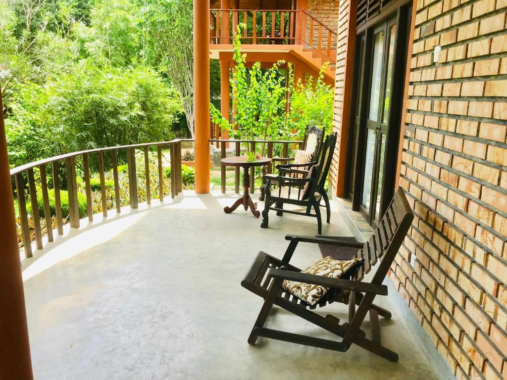 Eagles Nest Cabanas