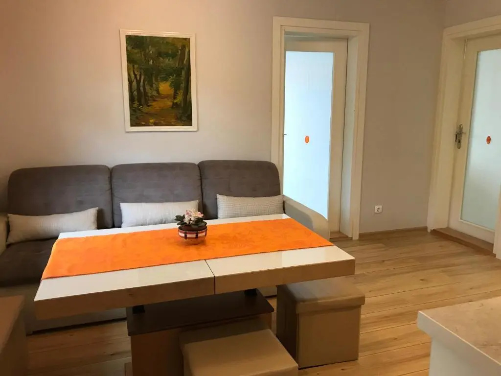 3 Bedrooms Apartment